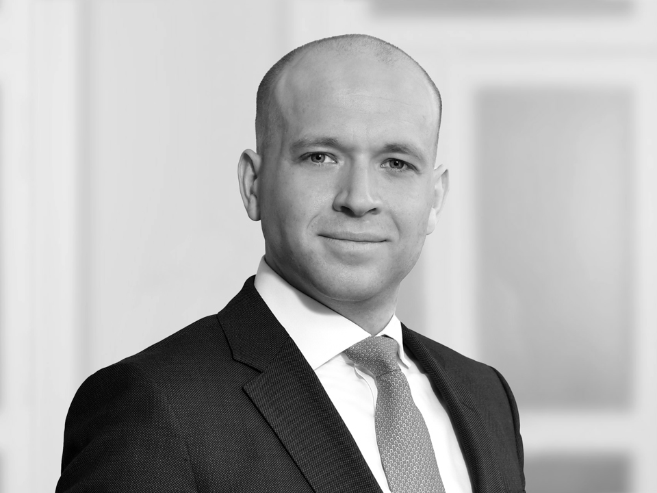 Dr. Philipp F.  Hardung